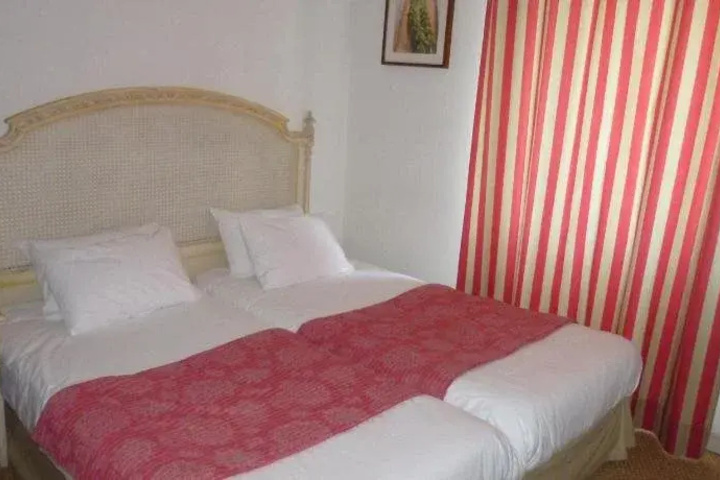 Room 3 of 18