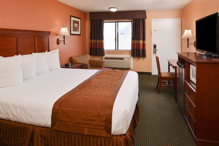 Standard King Bed Accessible (7 of 11)