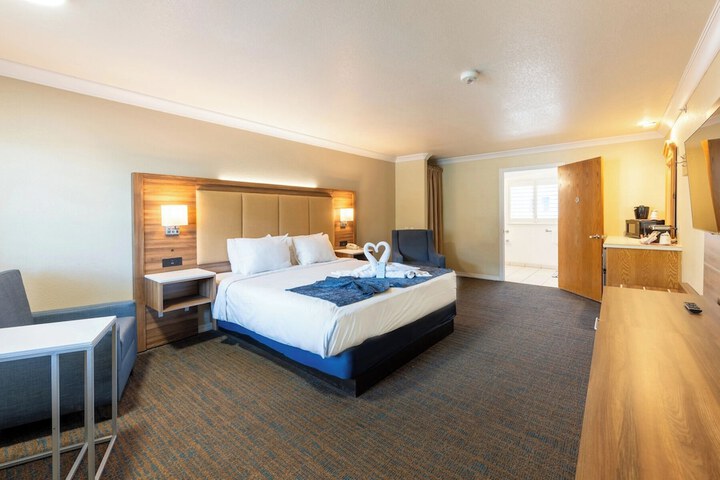 Room 7 of 35