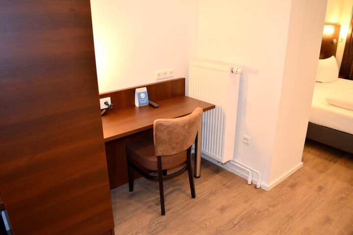 Room 9 of 29