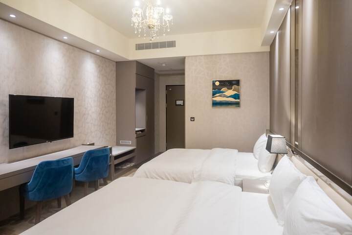 Room 19 of 43