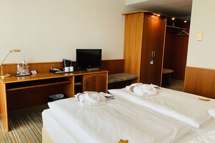 Room 7 of 124