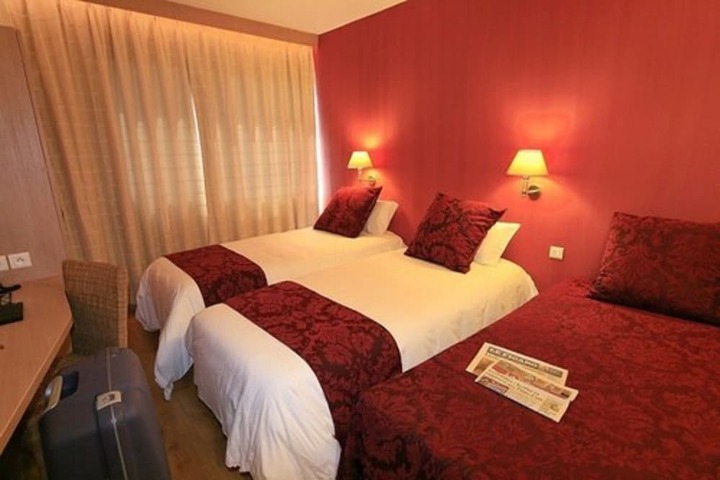 Room 12 of 51