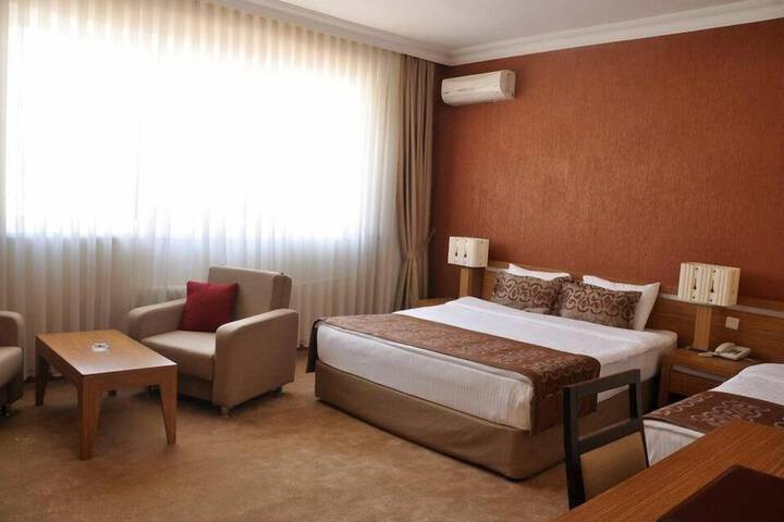 Room 4 of 17