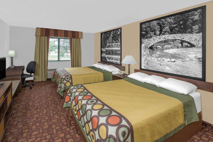 2 Queen Beds Second Floor (3 of 3)