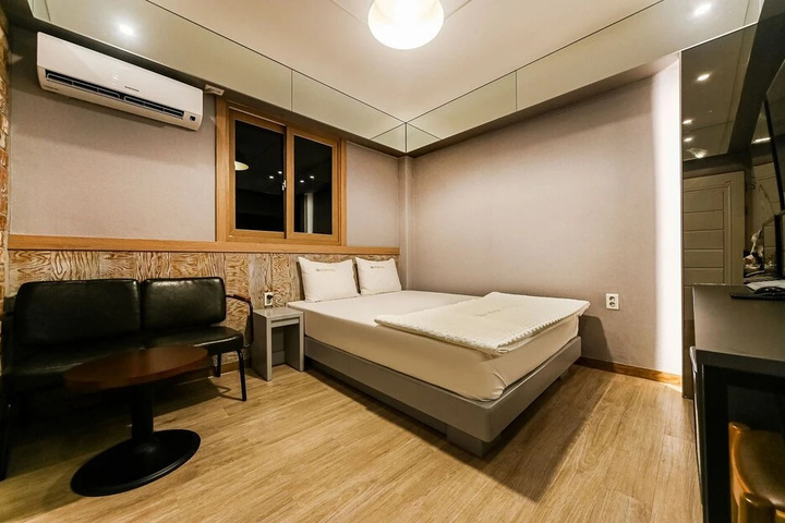 Room 2 of 12