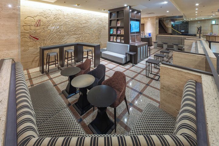 Entrance & Lobby