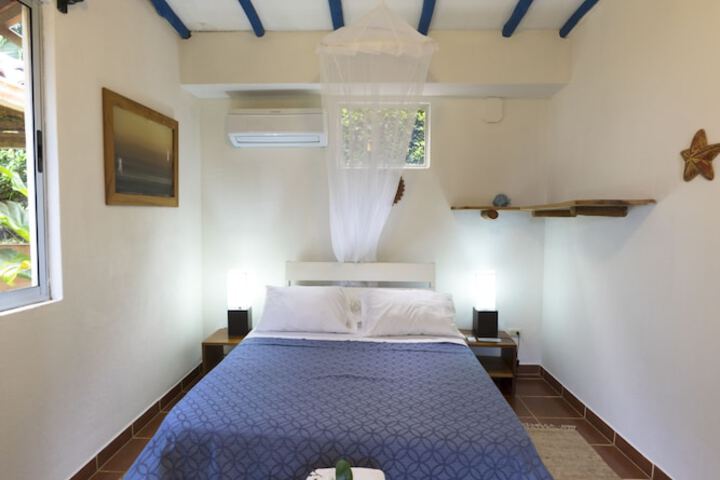 Room 10 of 93
