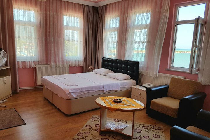 Room 8 of 24