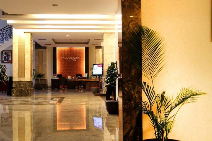 Hotel Interior 4 of 39