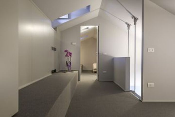 Room 9 of 34