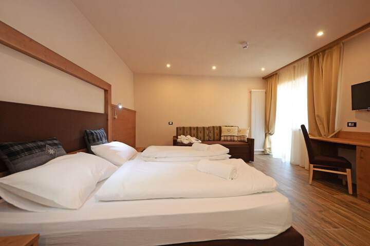 Room 10 of 46
