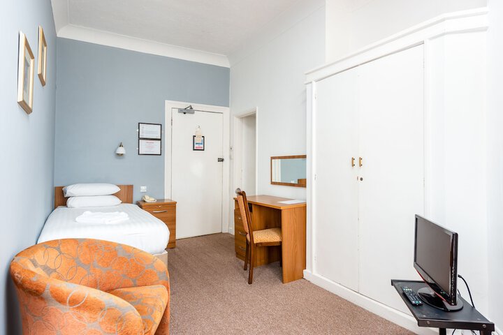 Room 13 of 41