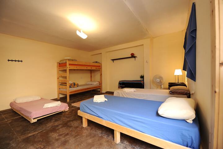 Room 27 of 65