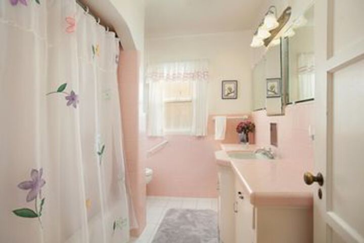 Room 4 of 27
