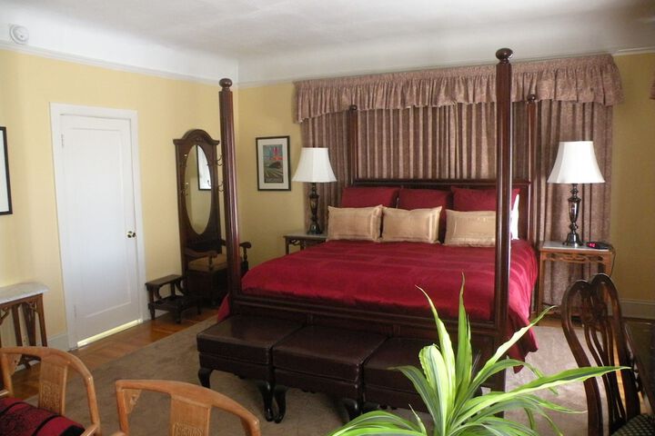 Room 7 of 32
