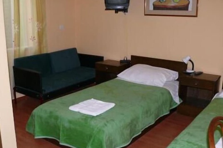 Room 6 of 44