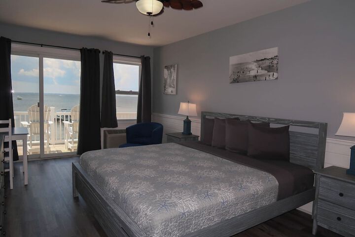Room 18 of 65