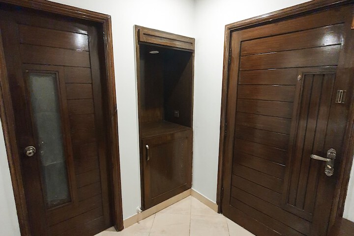 Room 13 of 42