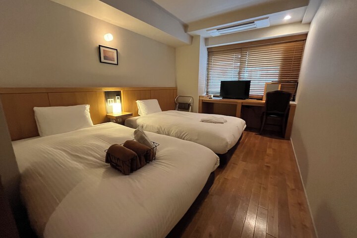 Room 21 of 32