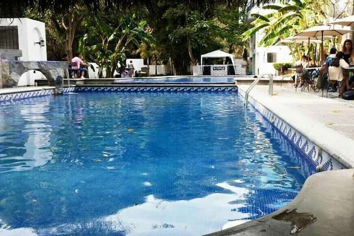 Pool 14 of 29