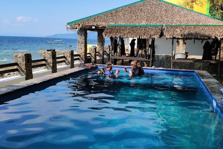 Pool 17 of 33