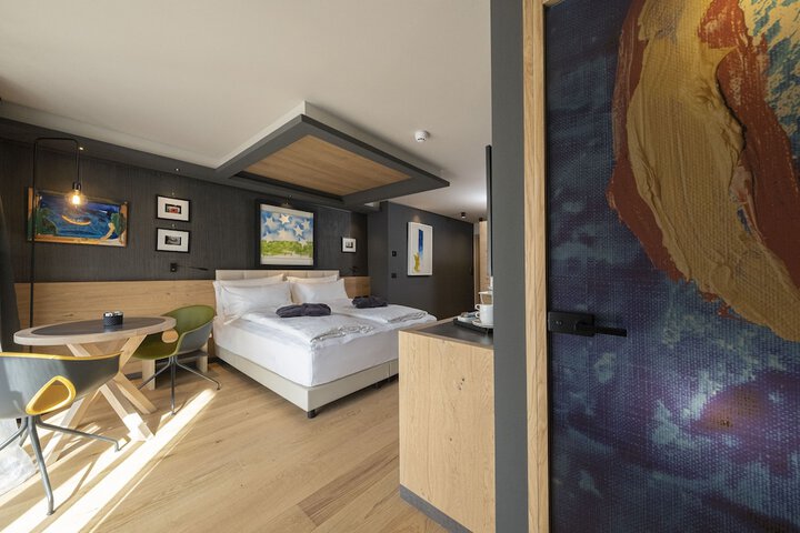 Room 18 of 44