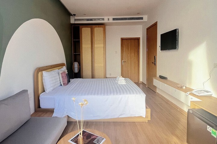 Room 4 of 36
