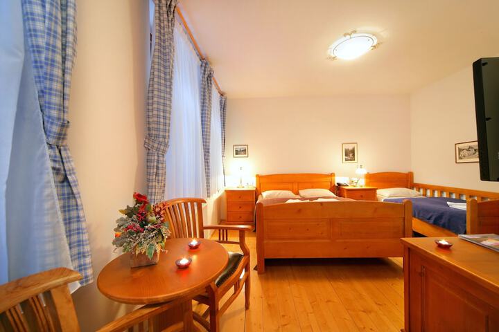 Room 7 of 43