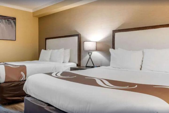 1 Queen Bed Upgrade (23 of 26)