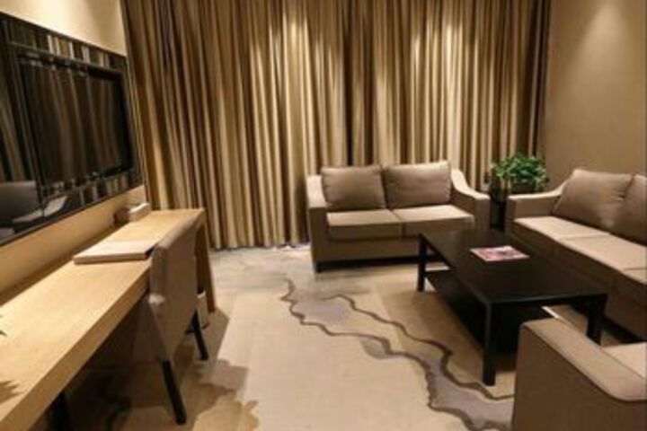 Room 12 of 15