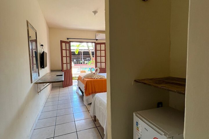 Room 6 of 33