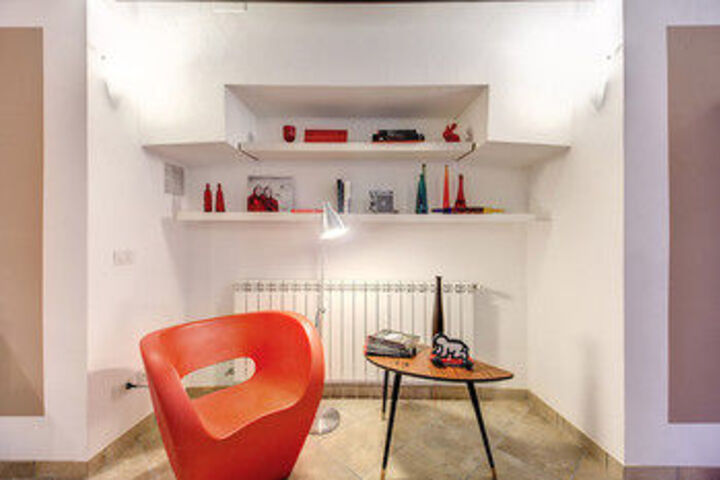 Room 9 of 13