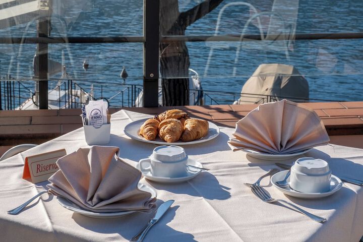 Breakfast/Coffee Service 23 of 26