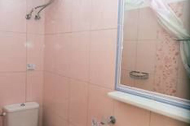 Room 4 of 15