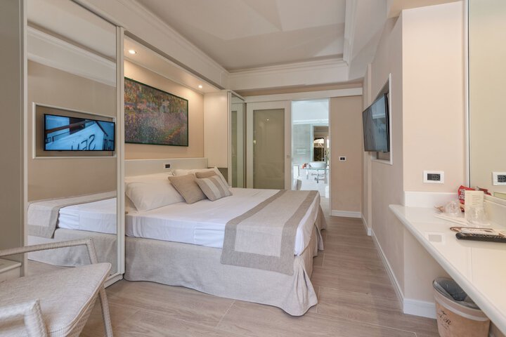 Room 4 of 116