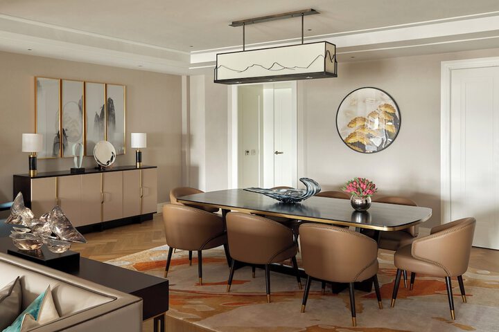 Room 43 of 183