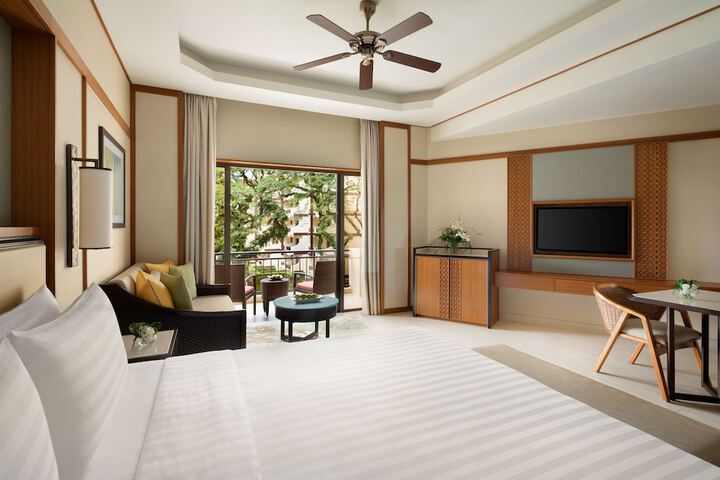Room 10 of 125
