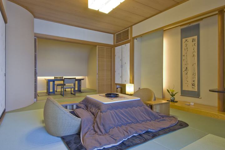 Room 8 of 75