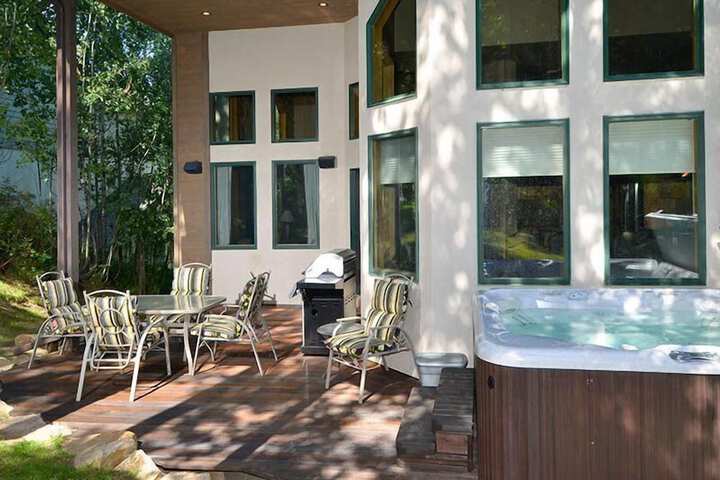 Terrace/Patio 26 of 27