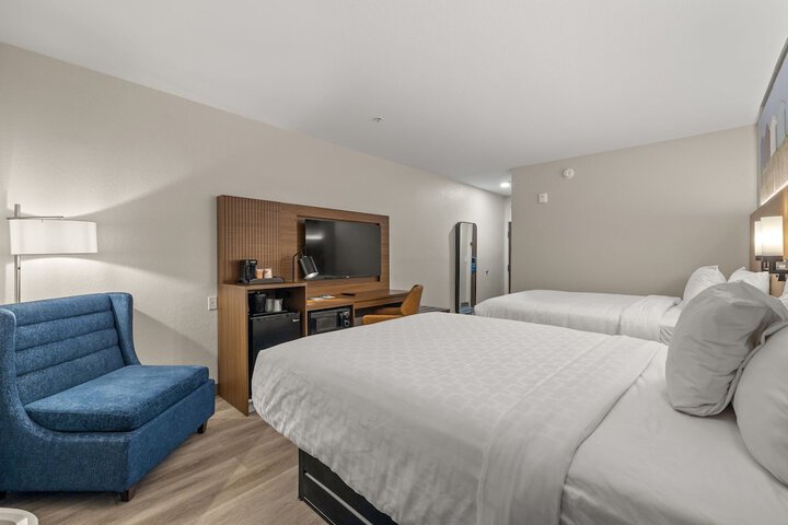 Premium 2 Queen Beds (15 of 16)