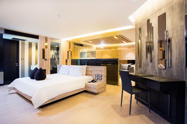 Room 21 of 103