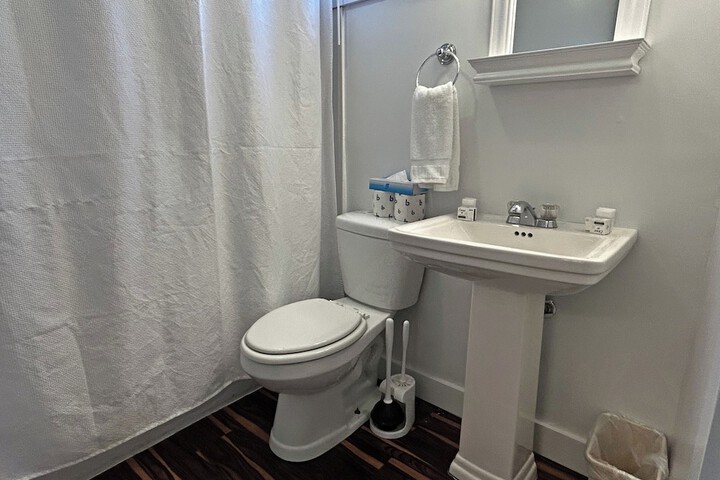 Room 167 of 212