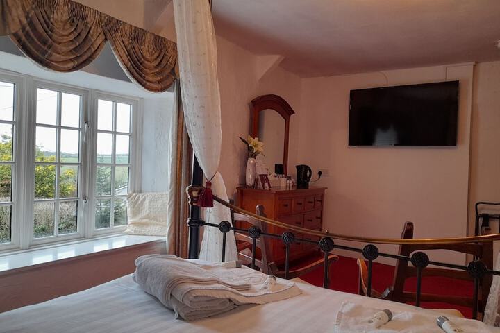 Room 5 of 54