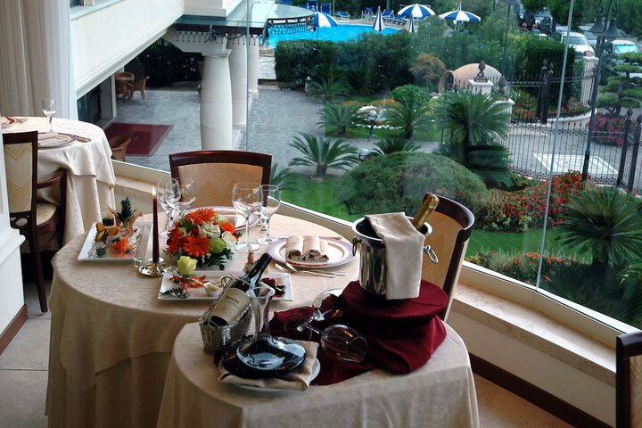 Dining 43 of 63