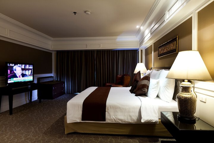 Room 19 of 100