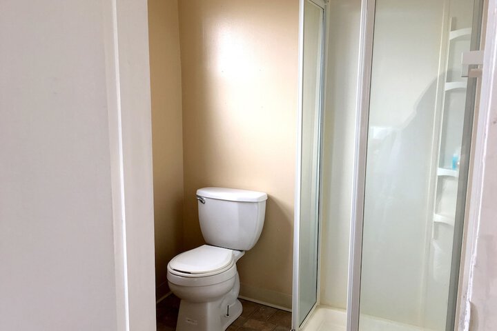 Standard Room, King or Two Doubles (8 of 10)