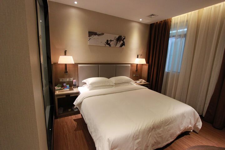 Room 8 of 92