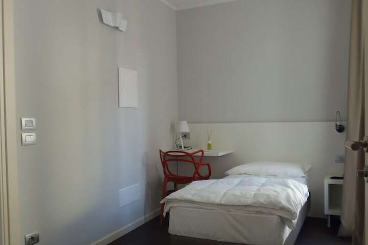 Room 10 of 64
