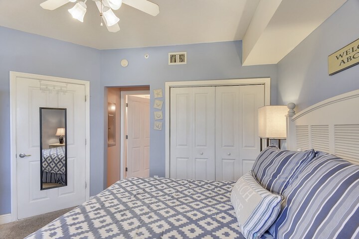 Room 12 of 104